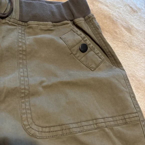 Solid Seam Detail Drawstring Mid Rise Straight Leg Pants - Picture 2 of 8